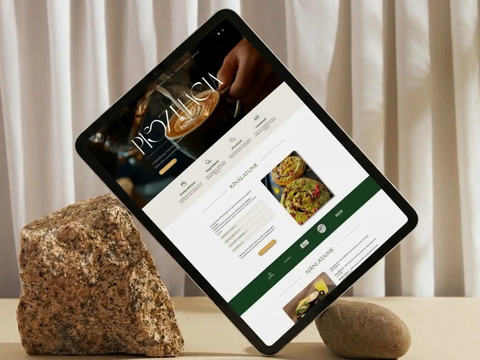 Pisztácia kávézó weboldala tableten